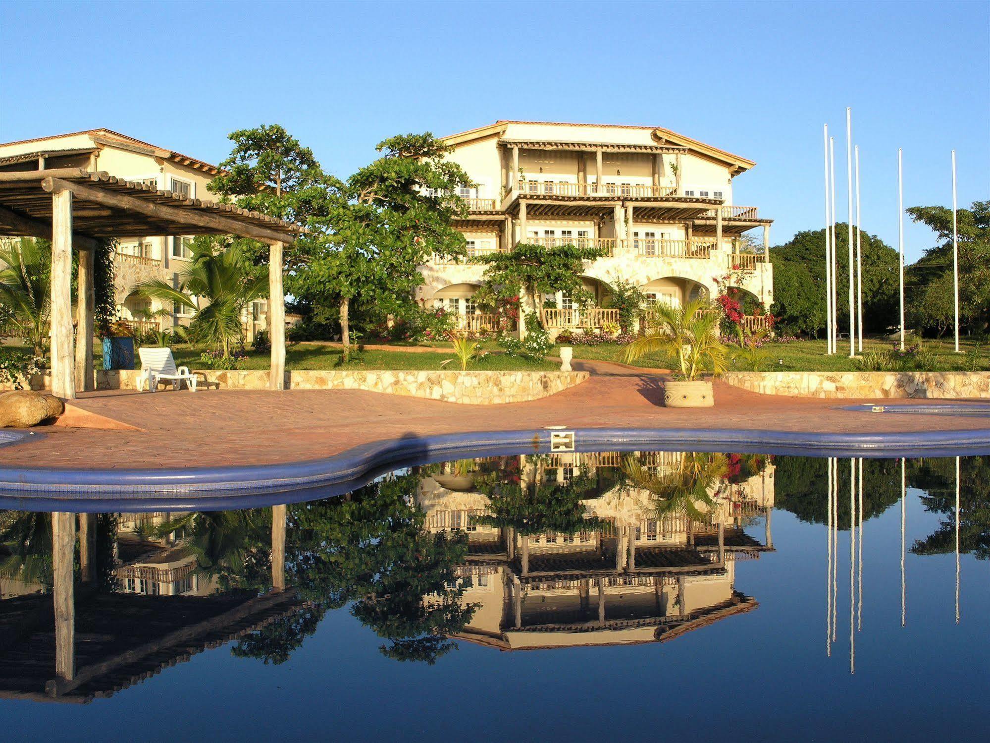 Hotel Marina Puesta Del Sol Aposentillo Exteriér fotografie